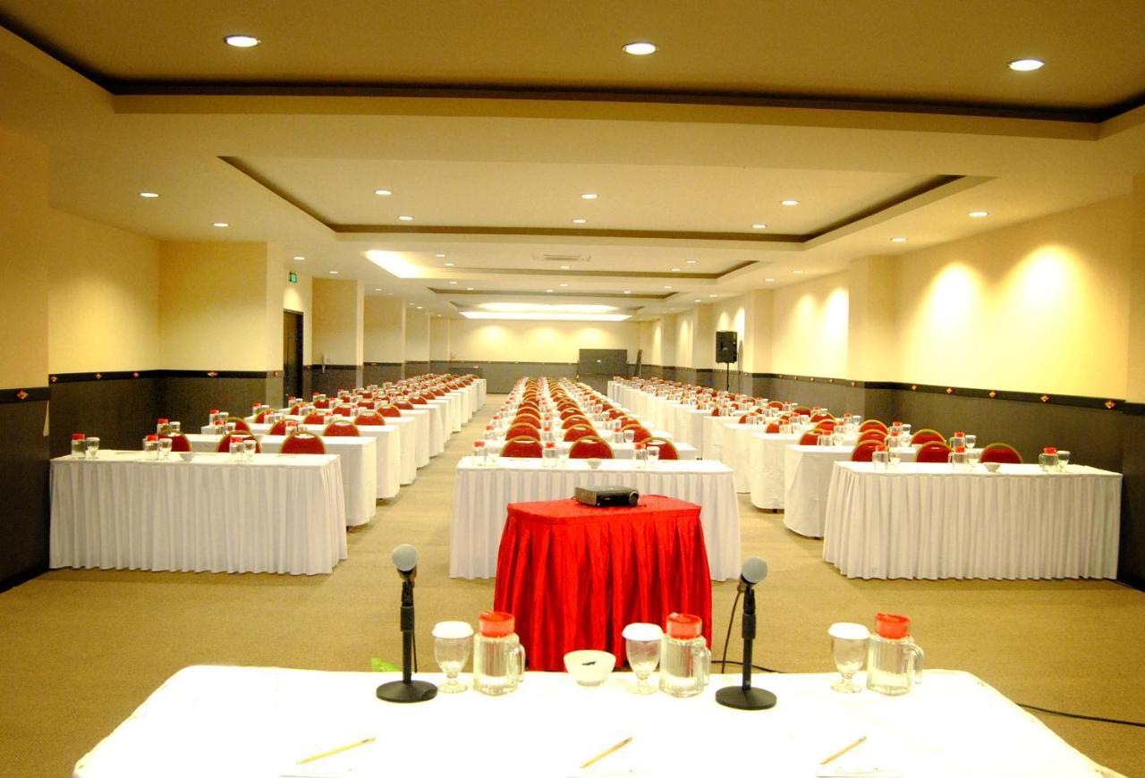 Aston Denpasar Hotel & Convention Exterior photo